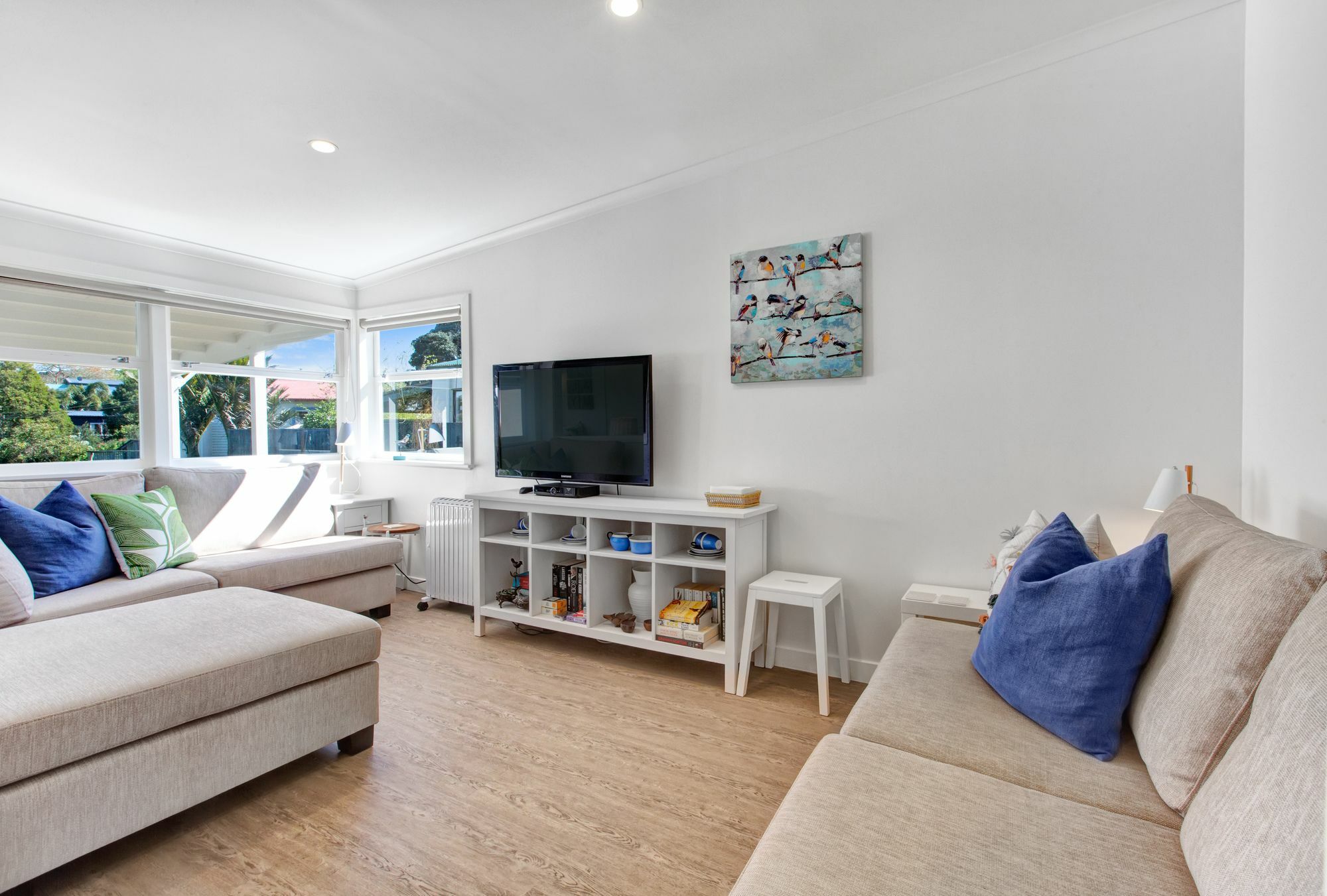 The Little Blue Bach In Oneroa Village By Waiheke Unlimited Εξωτερικό φωτογραφία
